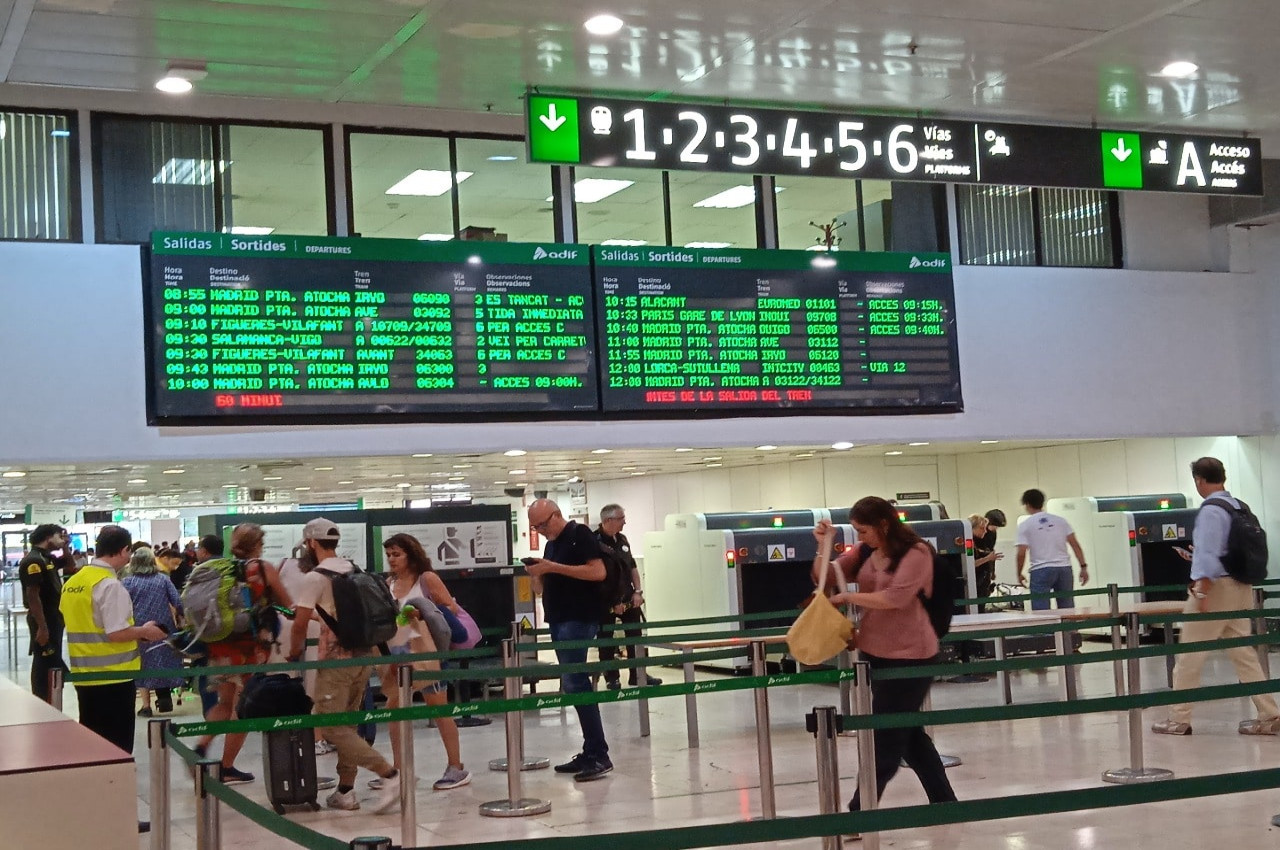 gare-de-Sants-Barcelona  Hall des départs