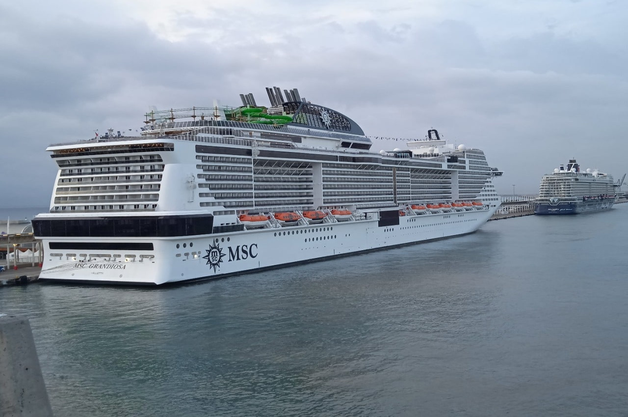 puerto de cruceros de Barcelona Muelle adosado