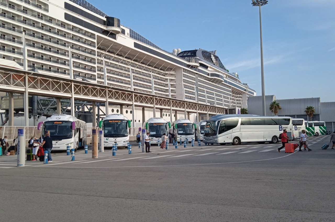 cruise terminal of Barcelona Muelle adosado